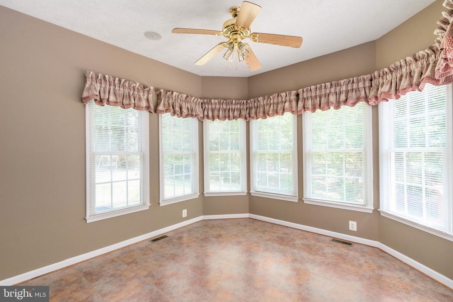 32236 Deep Meadow Lane photo 18