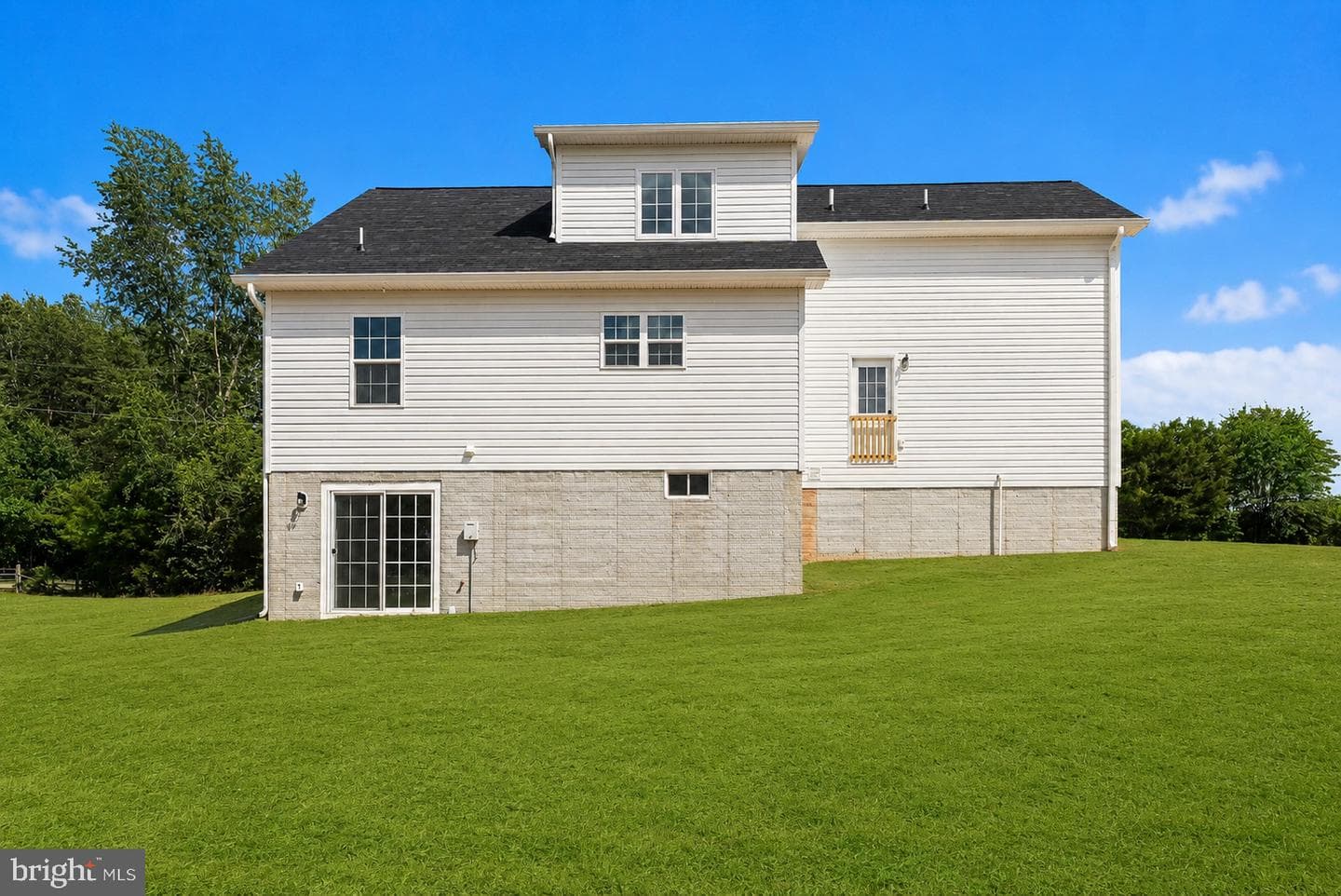 15381 Ridge Road photo 3