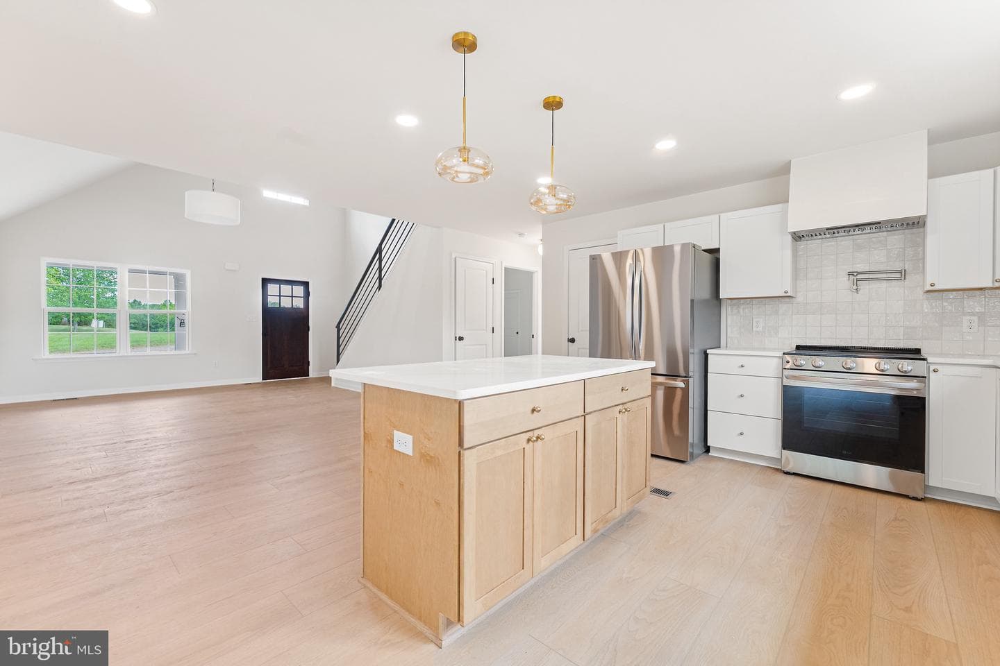 15381 Ridge Road photo 5