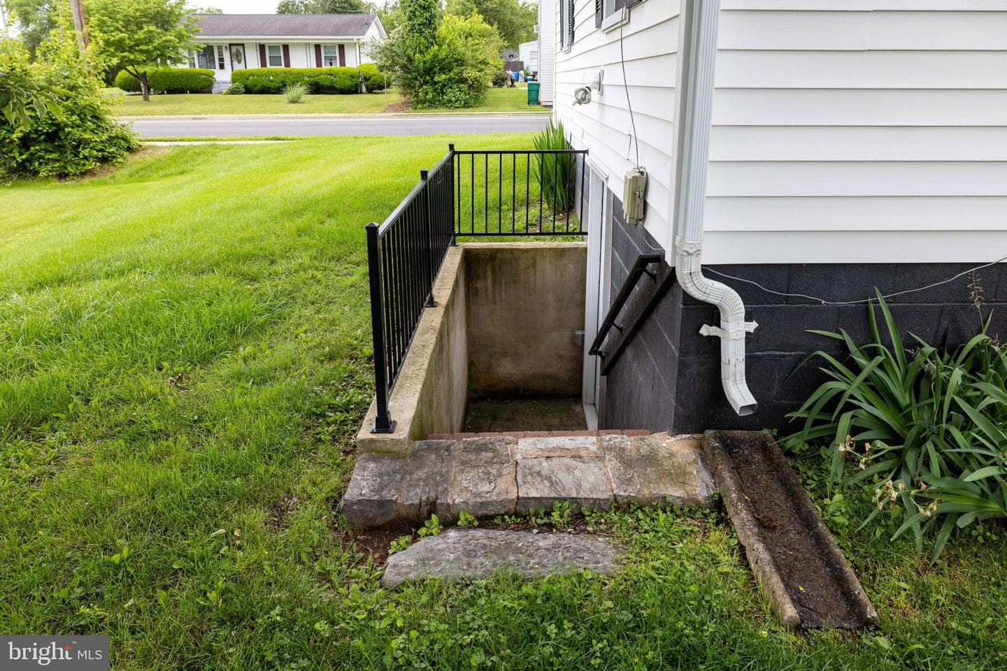 220 Mechanic Street photo 42