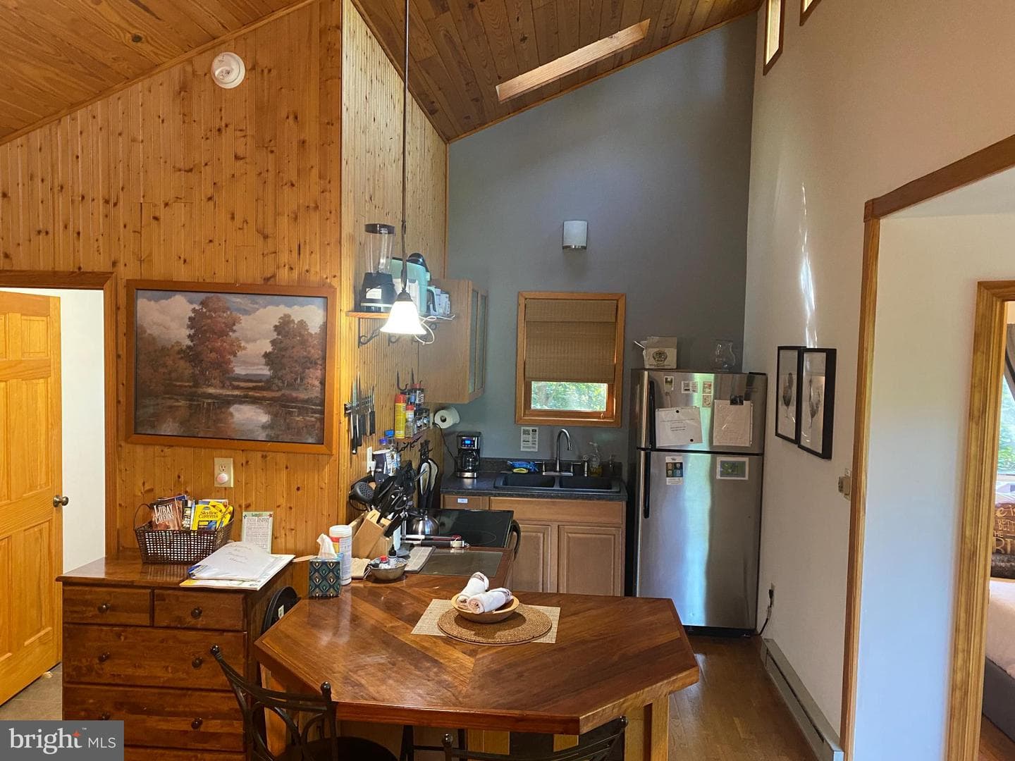 568 Cliff Heights Road photo 9