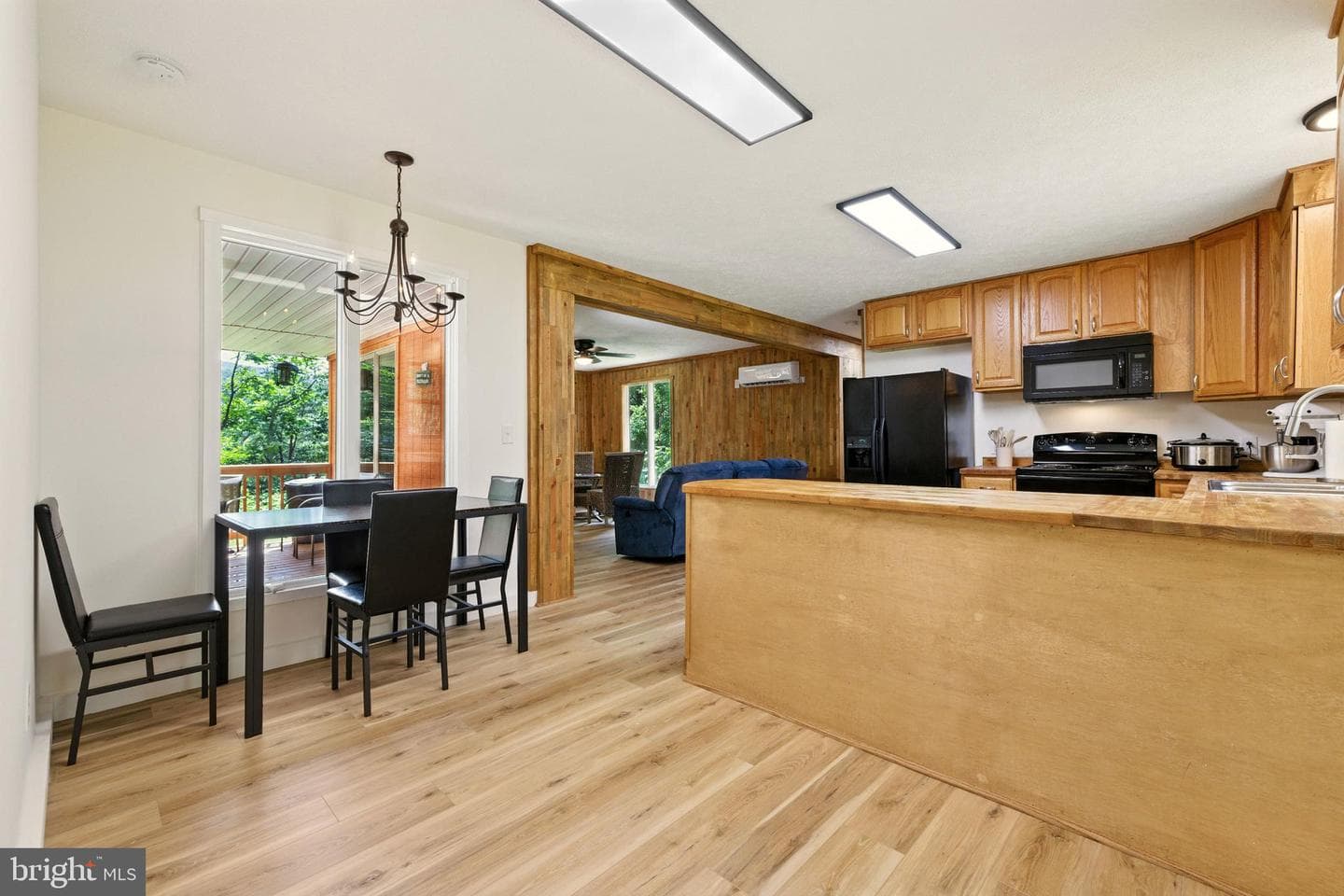 114 Americana Road photo 18