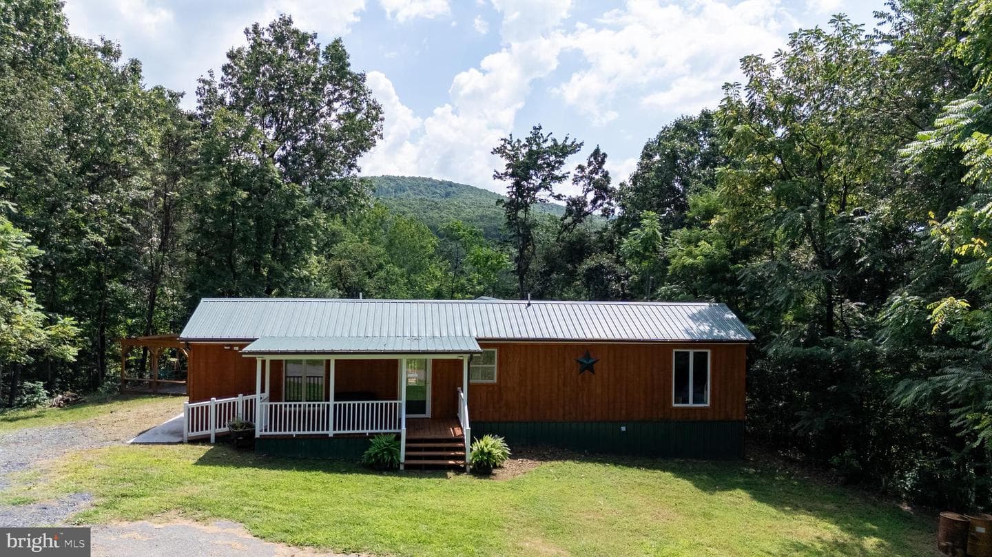 114 Americana Road photo 32
