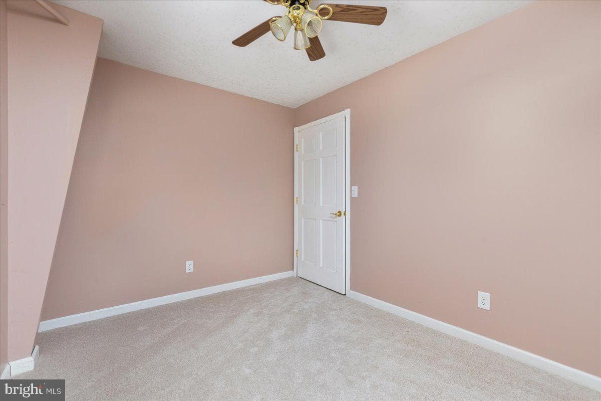 563 Park View Drive photo 10