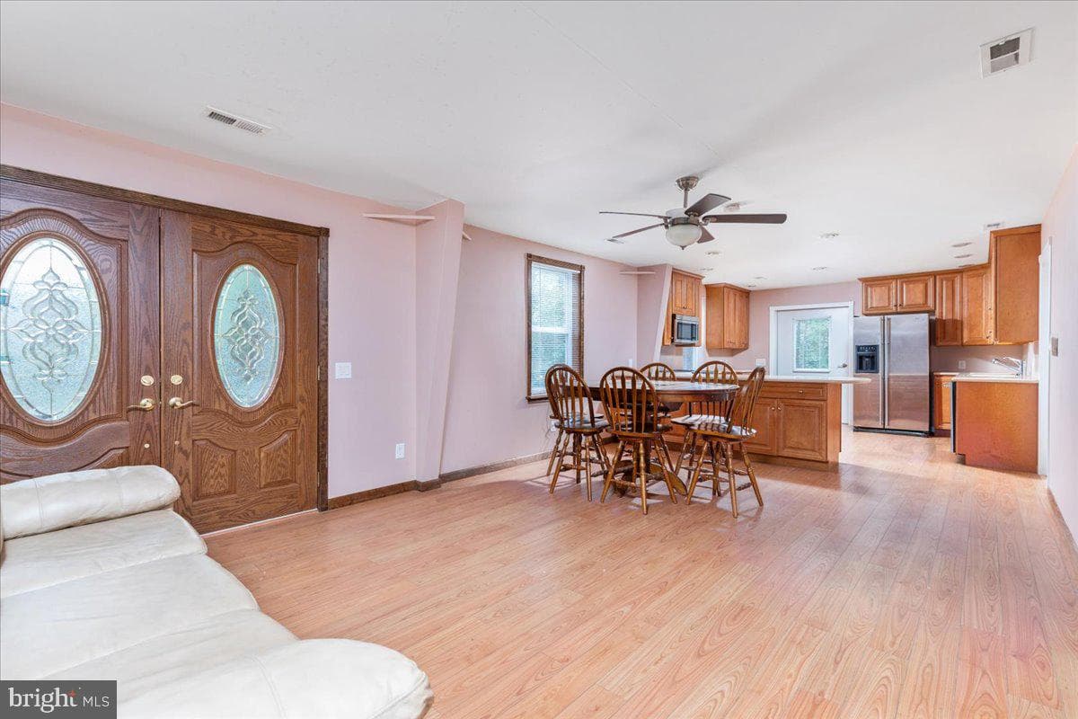563 Park View Drive photo 4