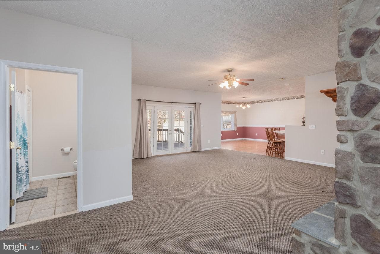 987 Riverside Drive photo 10