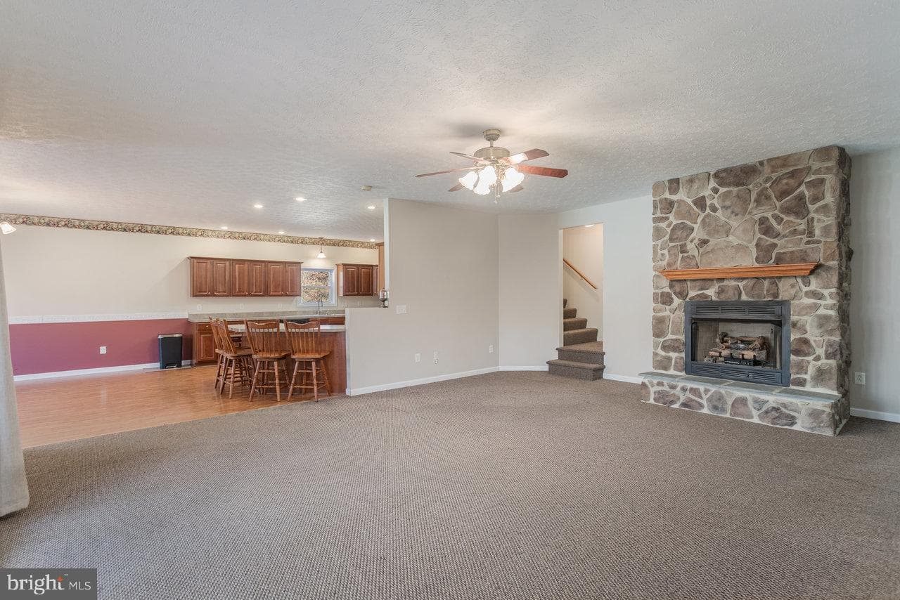 987 Riverside Drive photo 13