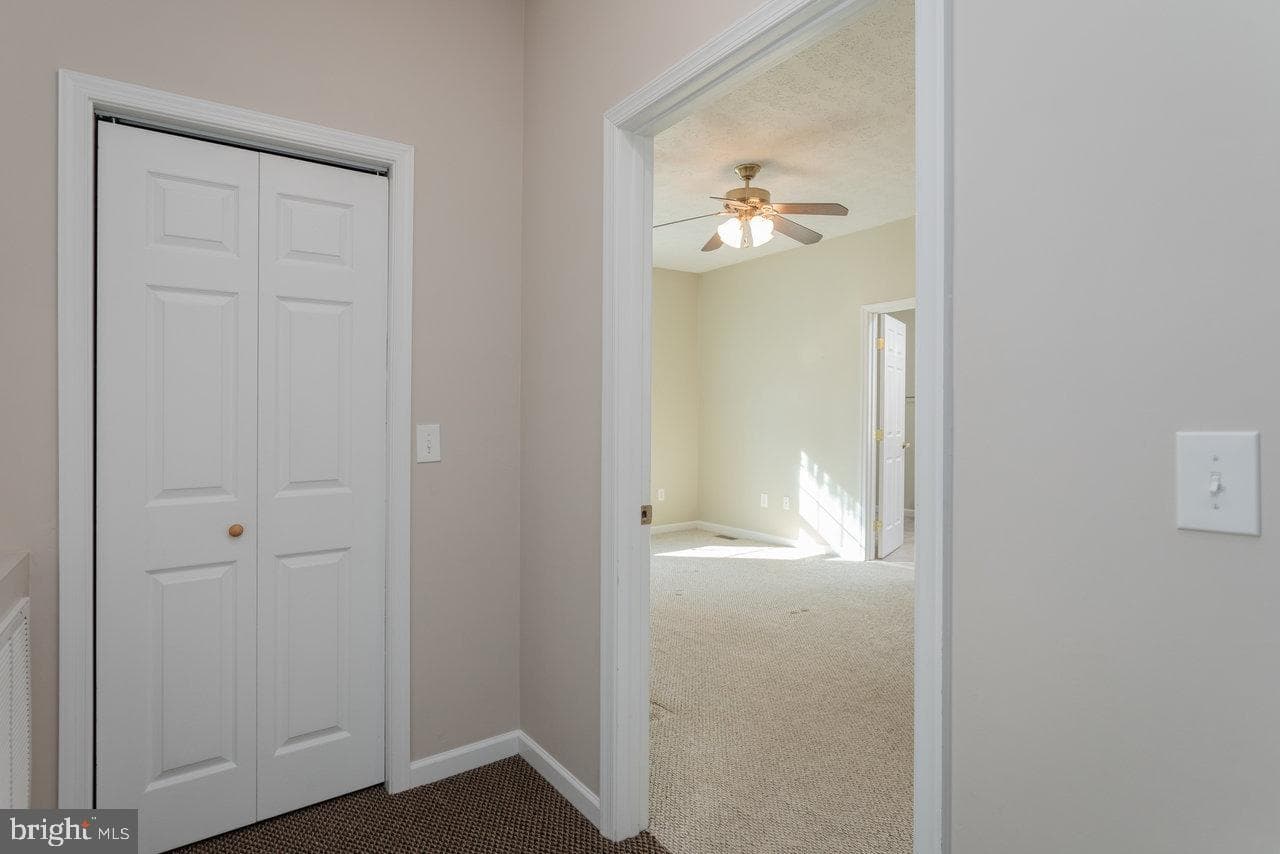 987 Riverside Drive photo 33