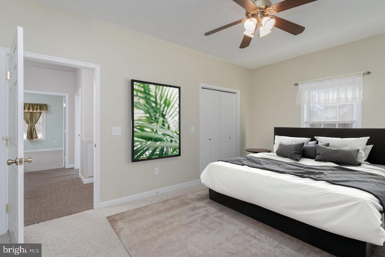 987 Riverside Drive photo 36
