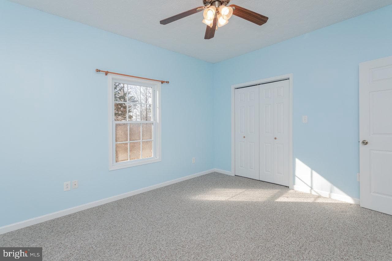 987 Riverside Drive photo 43