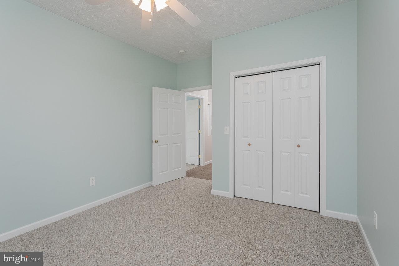 987 Riverside Drive photo 45