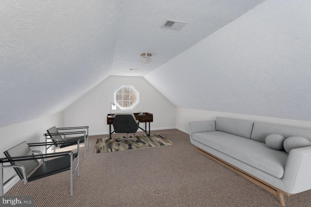987 Riverside Drive photo 47
