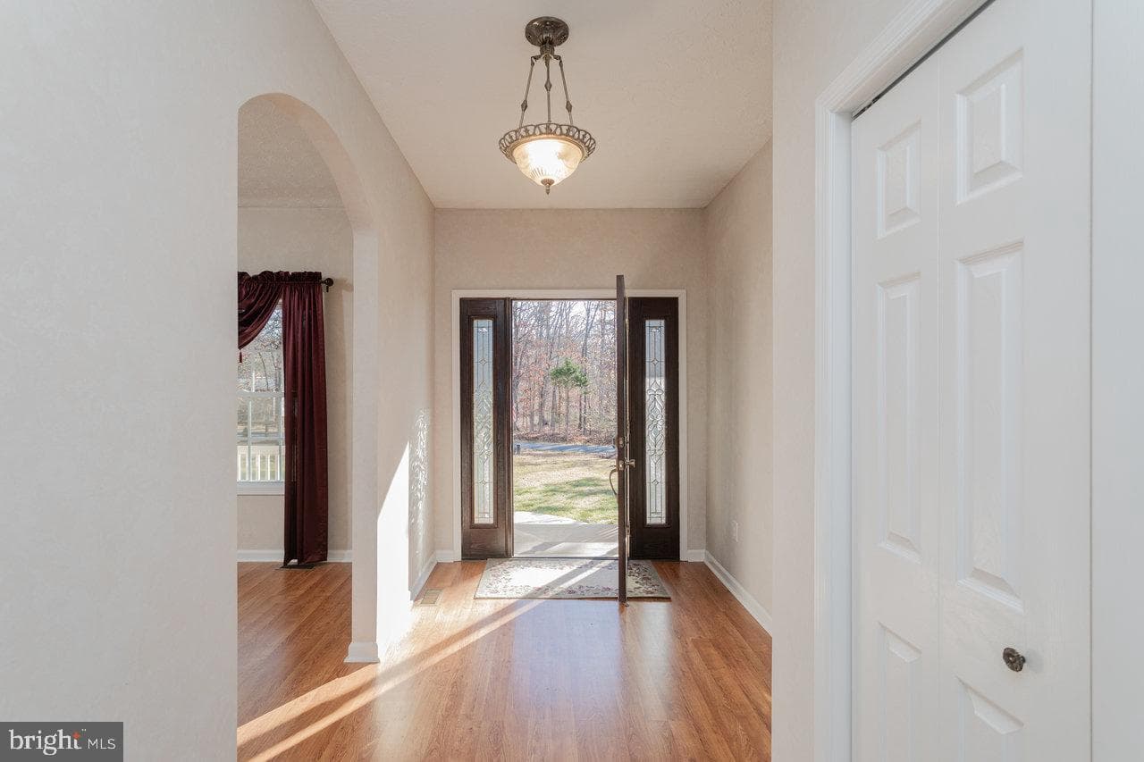 987 Riverside Drive photo 5