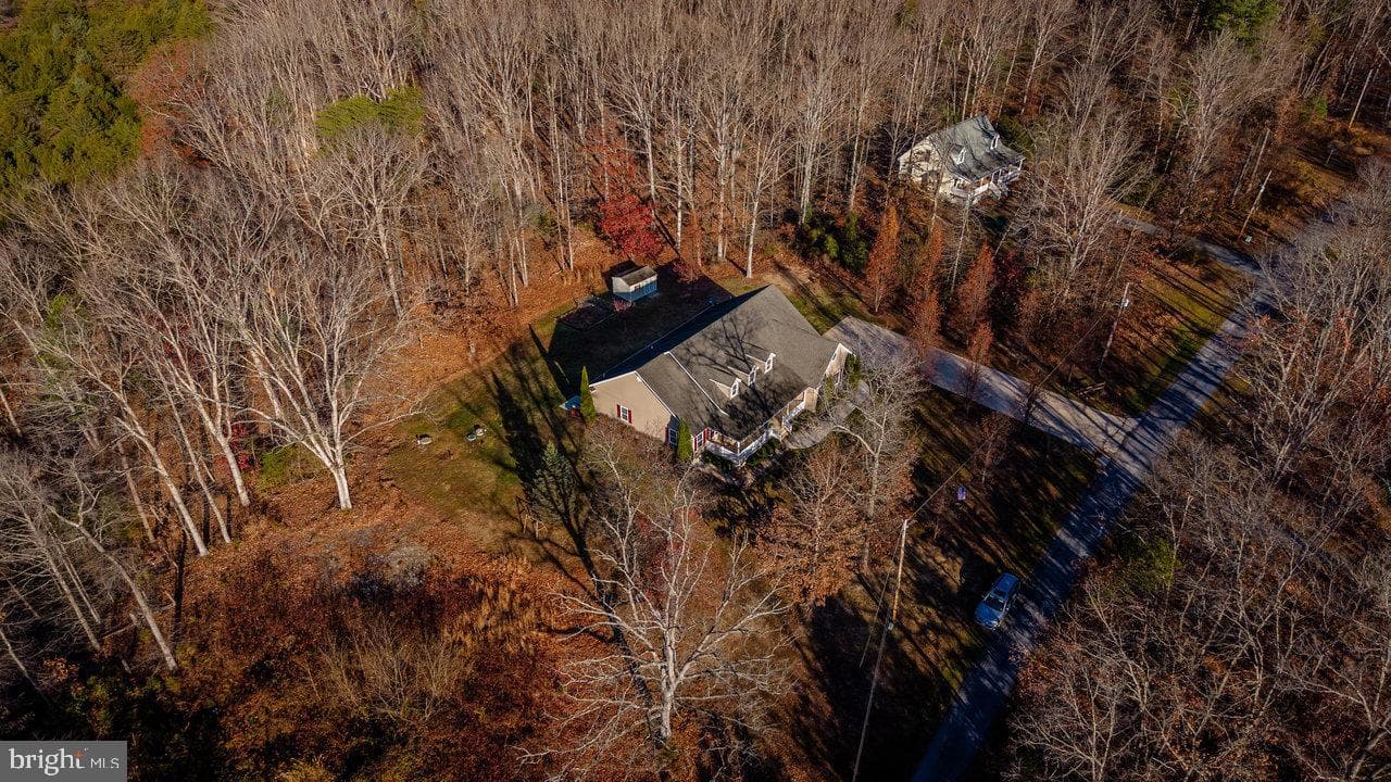 987 Riverside Drive photo 55