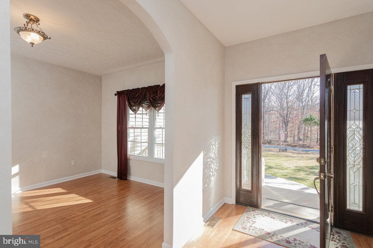 987 Riverside Drive photo 6