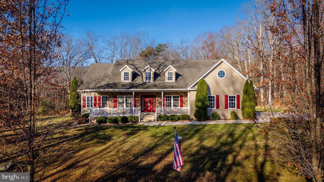 987 Riverside Drive photo 63