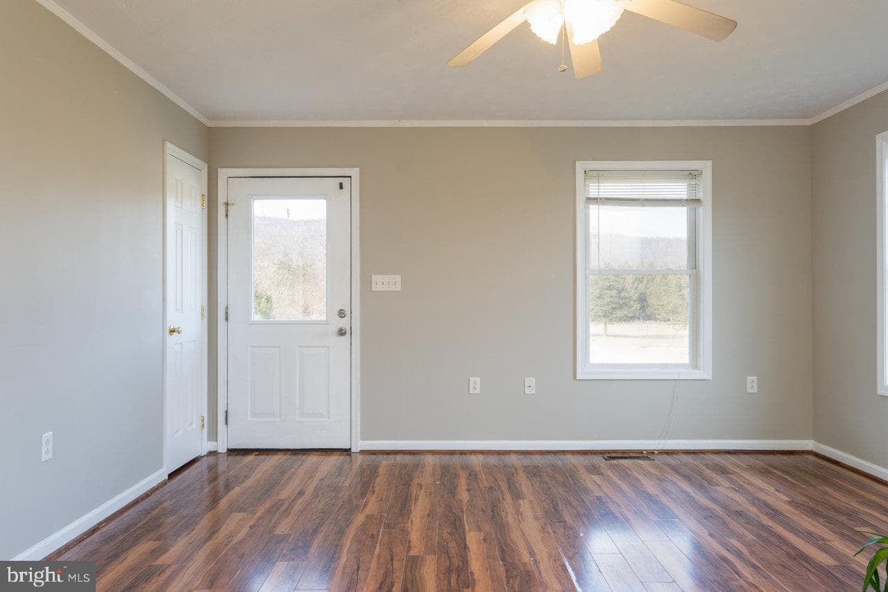145 Hickory Drive photo 4
