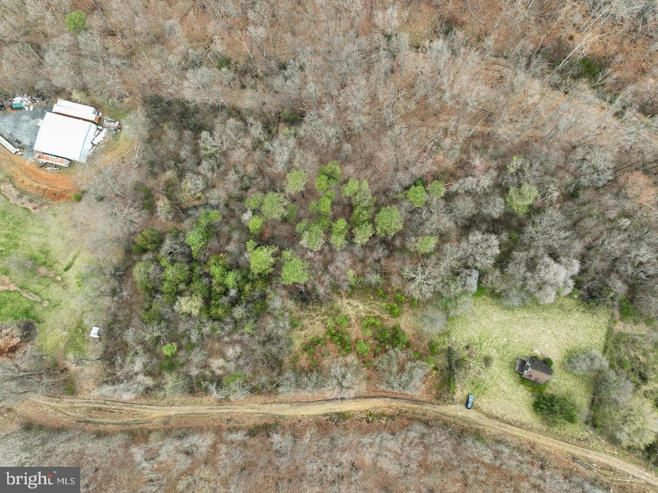 533 Railroad Avenue photo 3