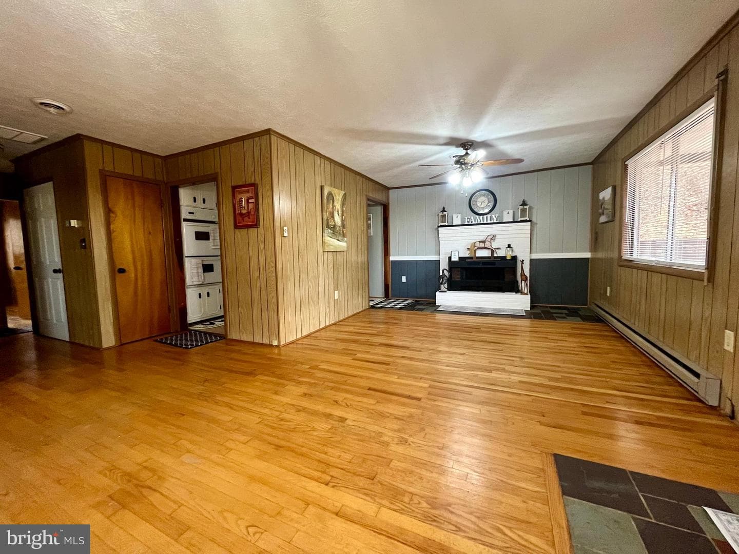 347 Restmore Lane photo 4