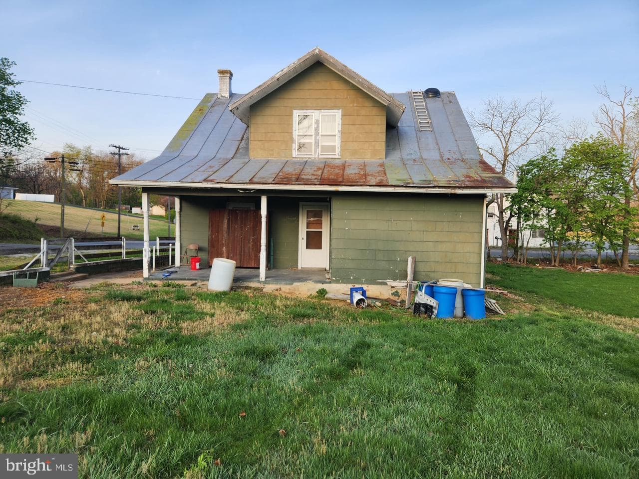 361 Trenton Avenue photo 2