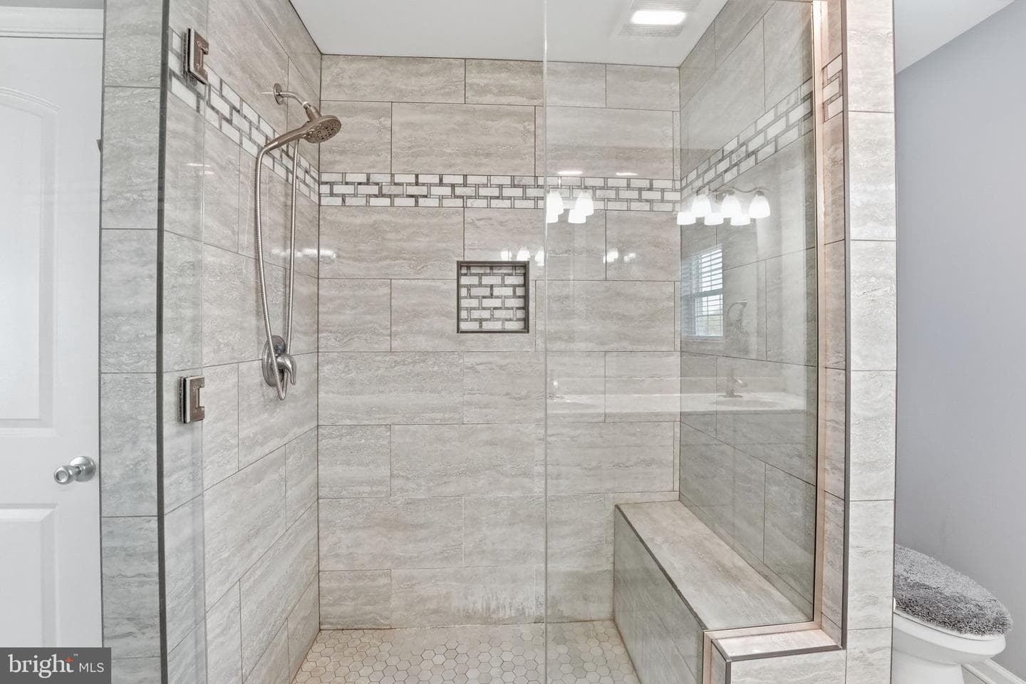 133 Arthur Lane photo 24
