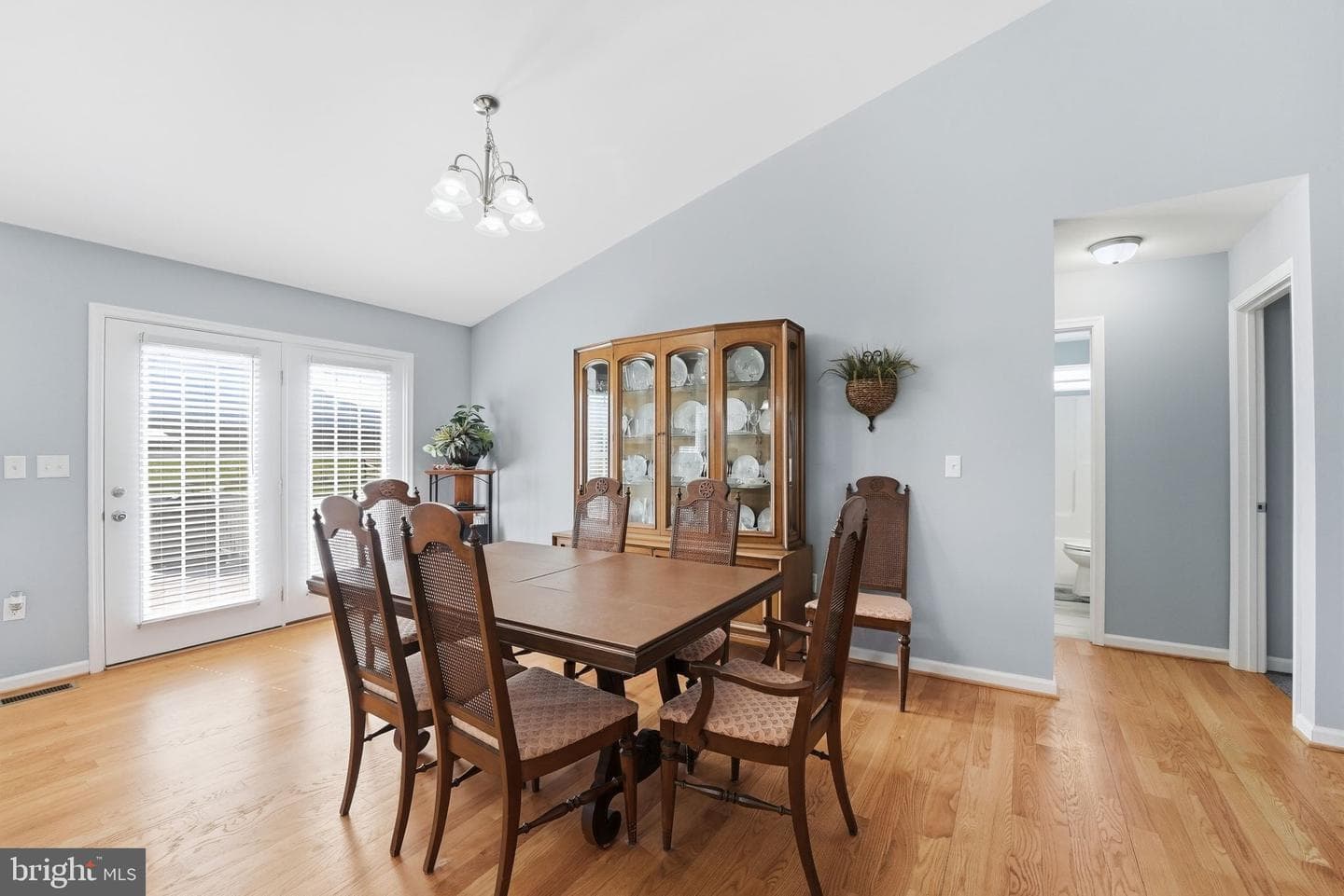 133 Arthur Lane photo 8