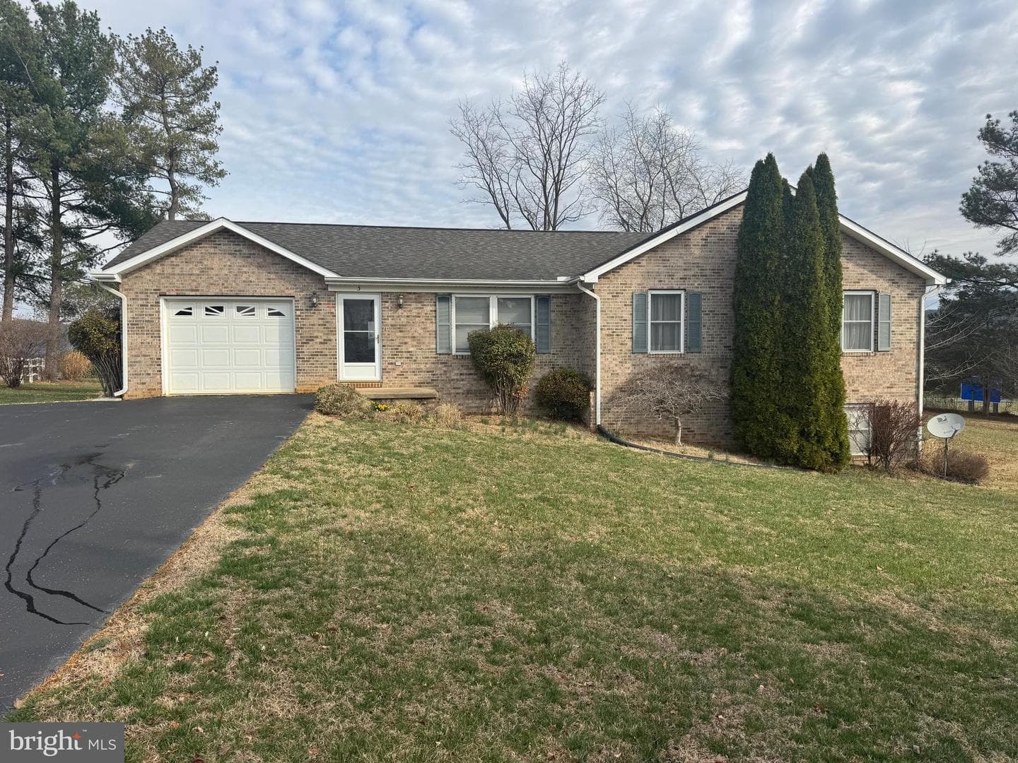 5 Hite Court photo 3