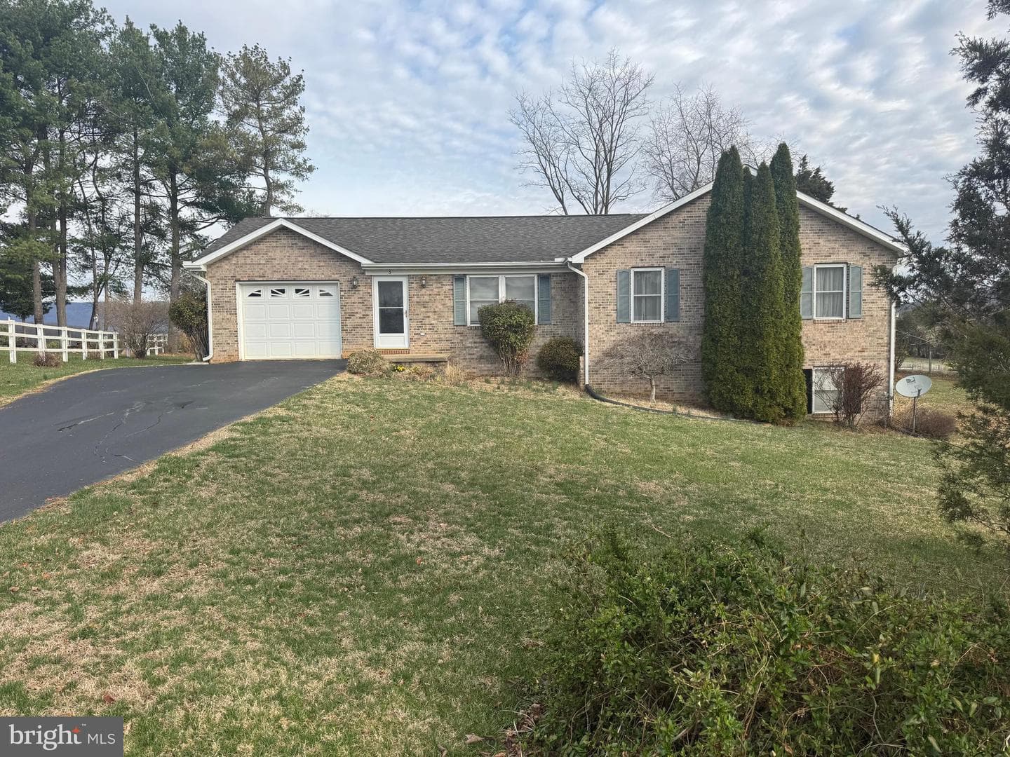 5 Hite Court photo 4
