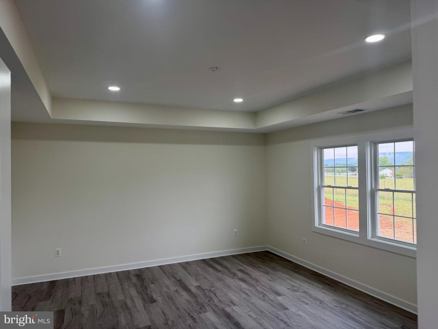 90 Arthur Lane photo 6