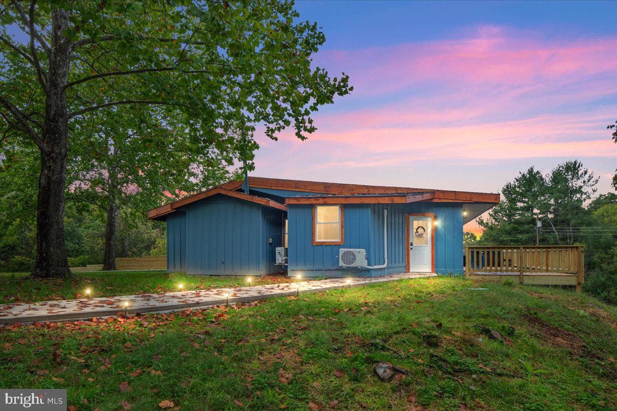 319 Lake Drive photo 2