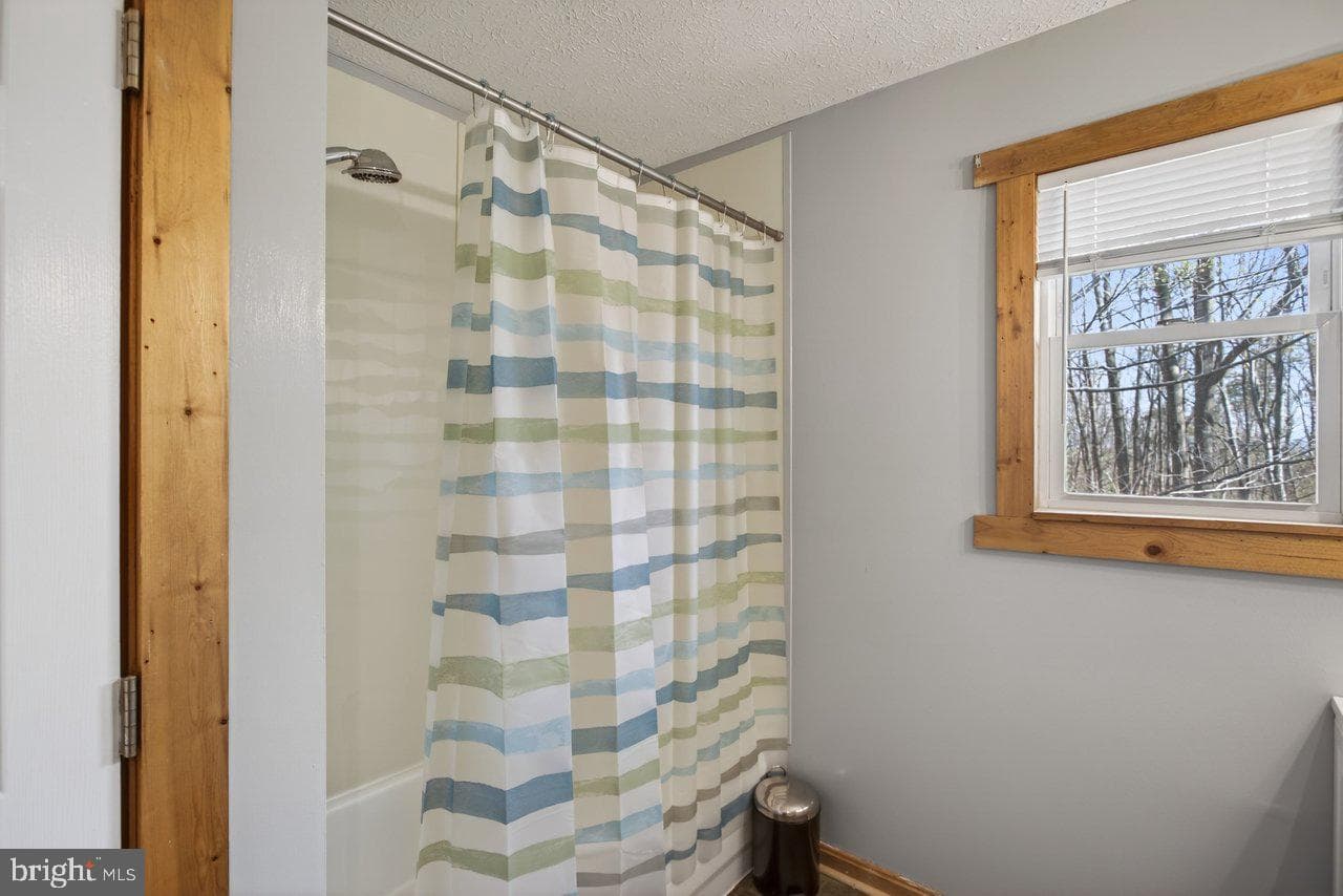 160 Gale Lane photo 24