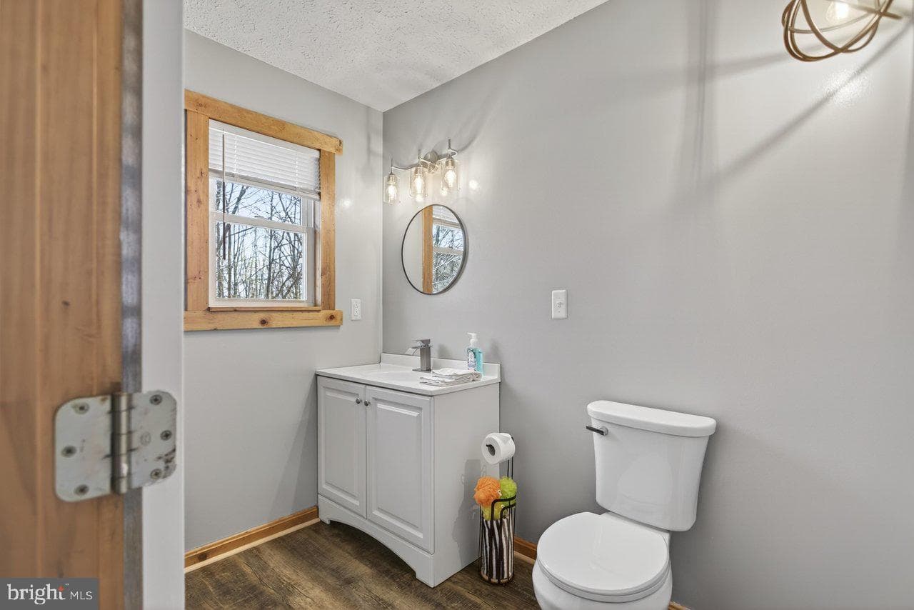 160 Gale Lane photo 25