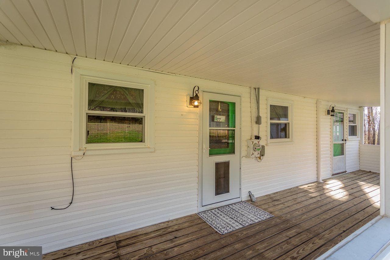 160 Gale Lane photo 47