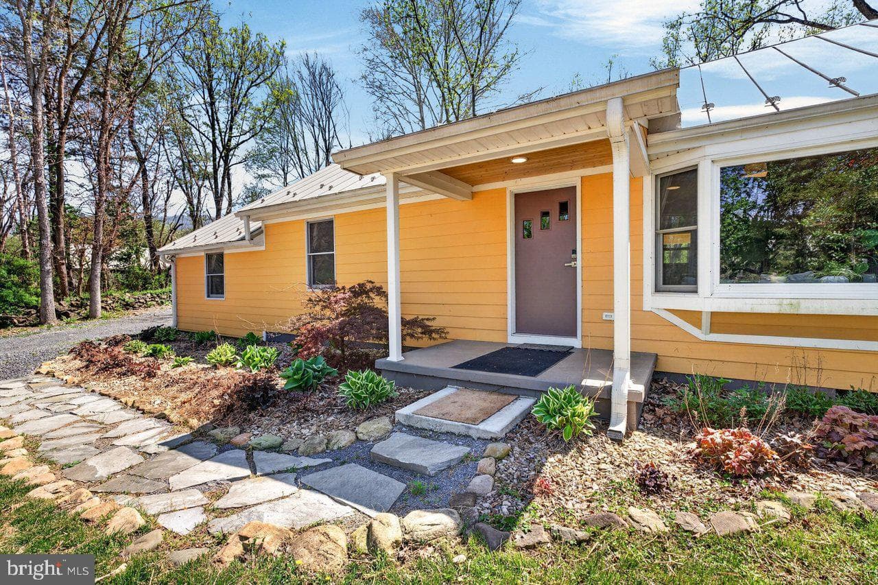 202 Lake Arrowhead Road photo 3
