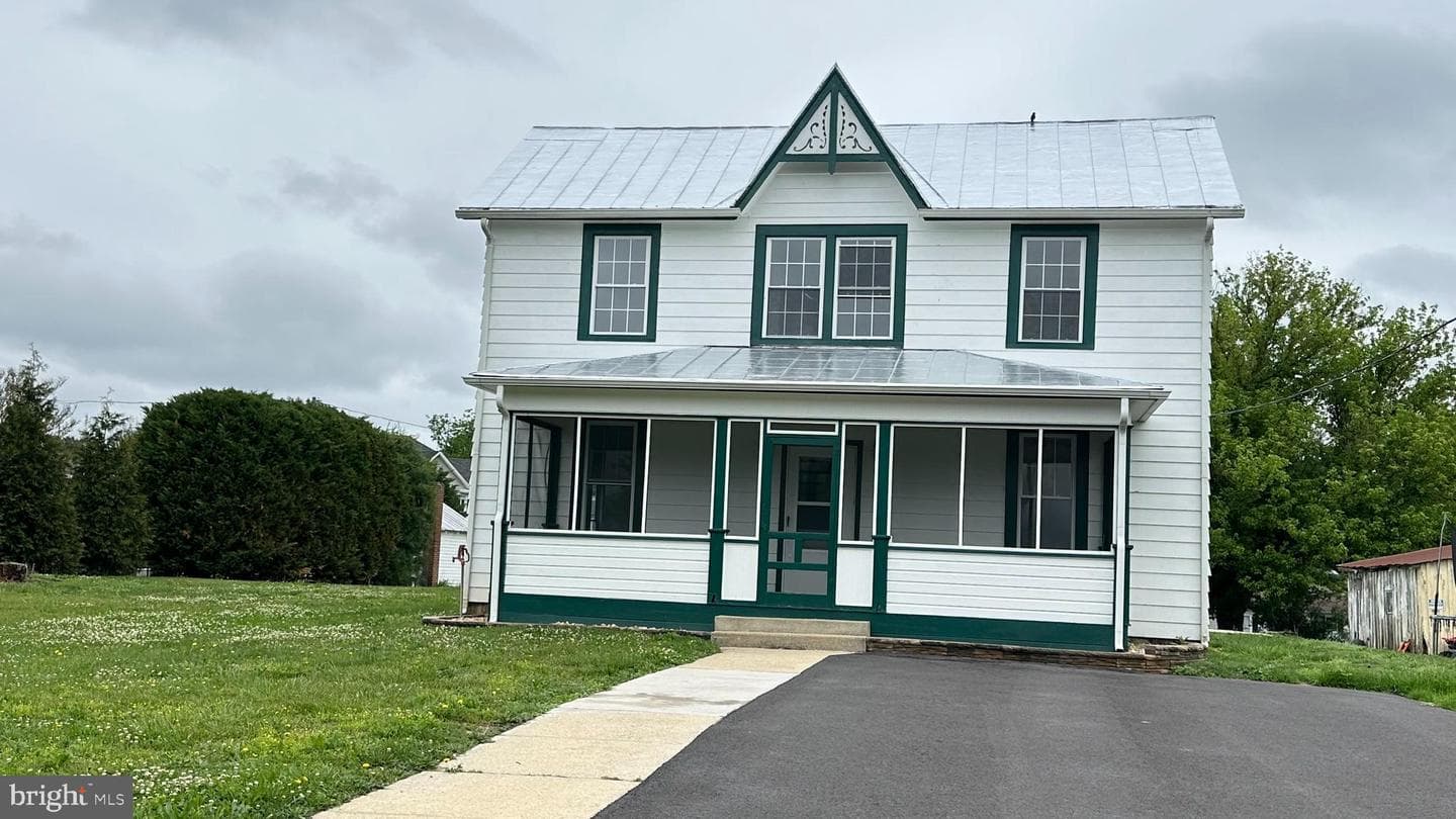 206 2nd Street, Shenandoah