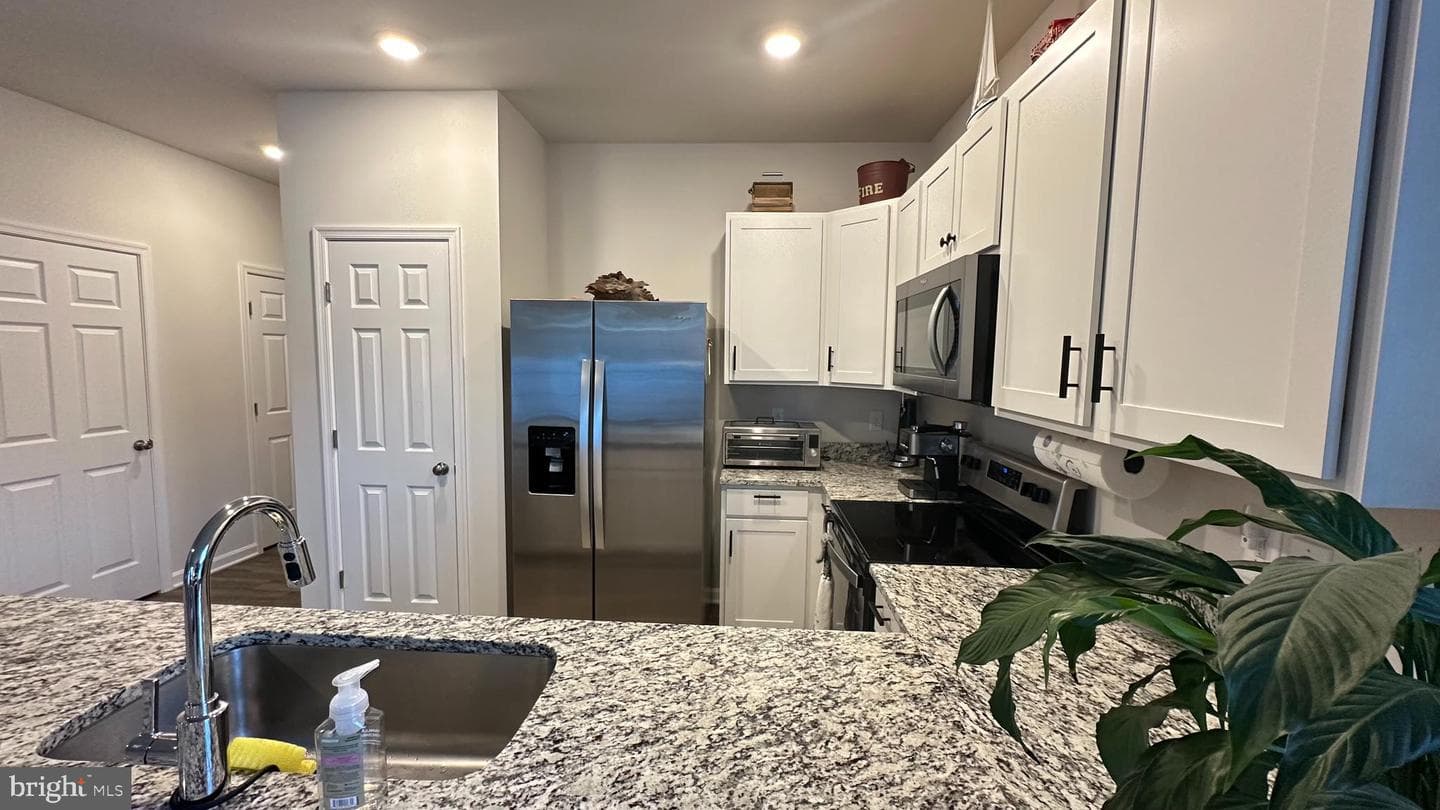 121 Caterpillar Drive photo 10