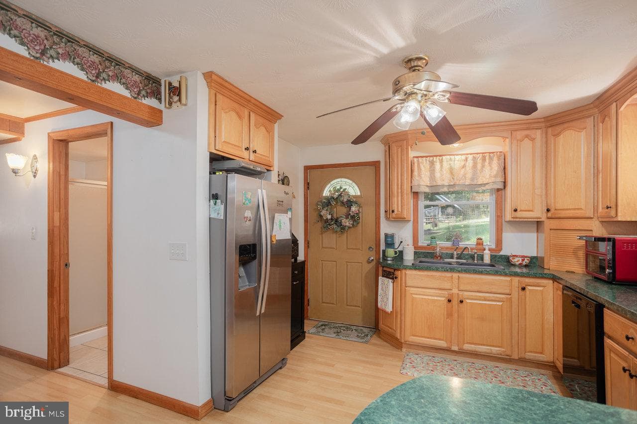 279 Helms Road photo 17