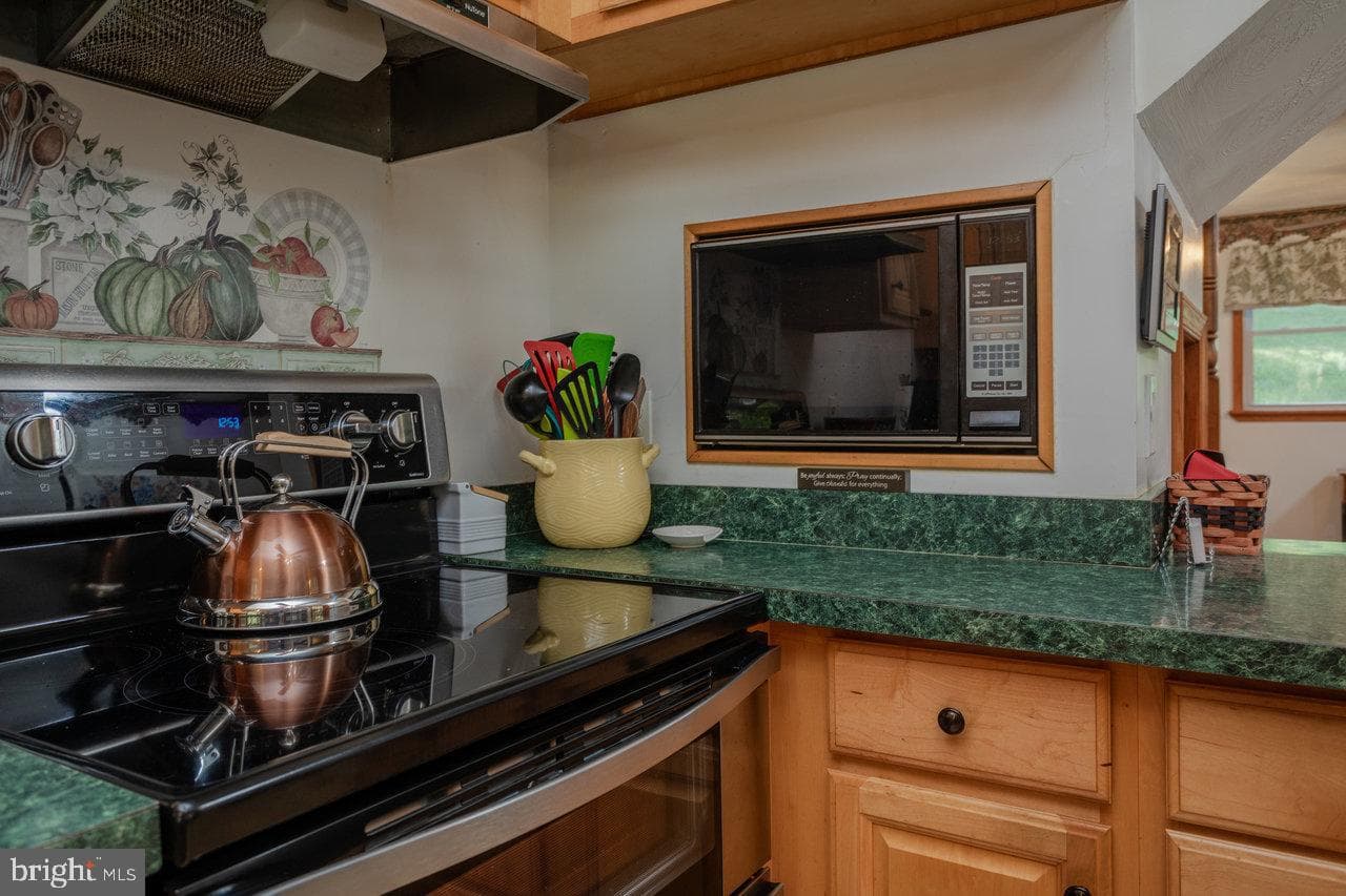 279 Helms Road photo 20
