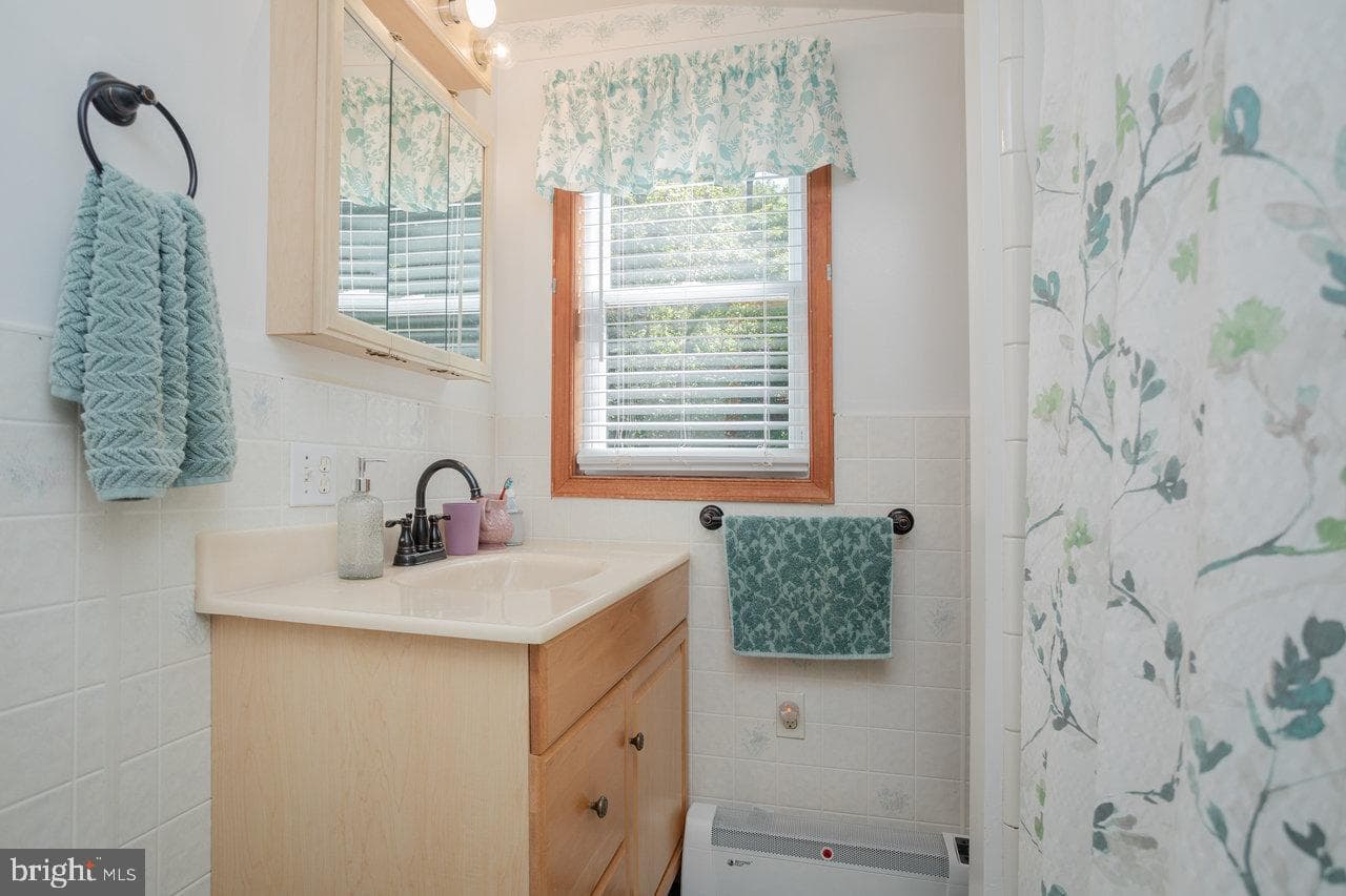 279 Helms Road photo 34