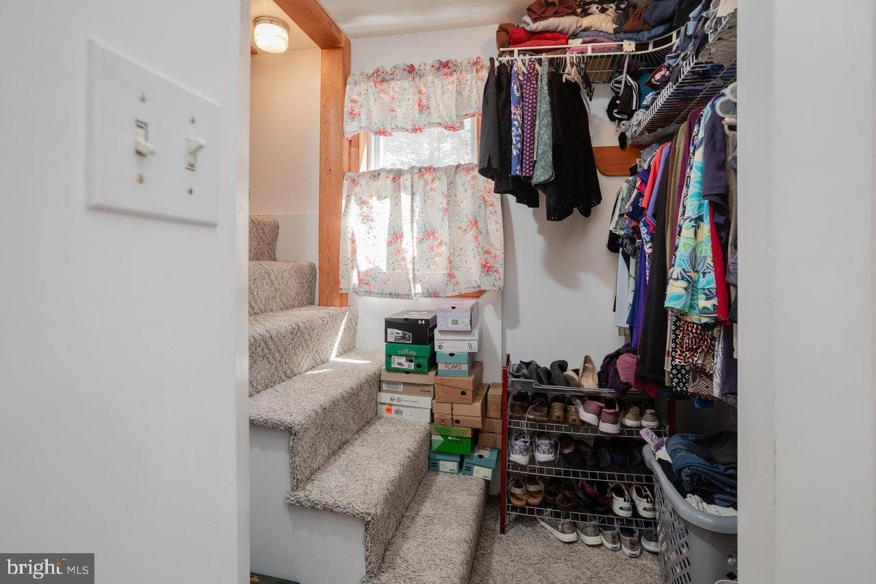 279 Helms Road photo 37