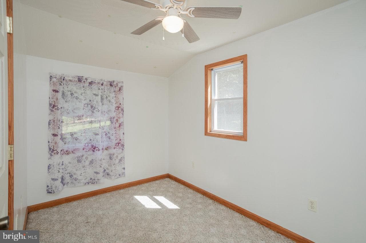 279 Helms Road photo 38