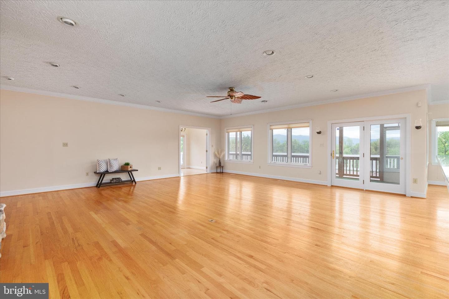 1050 Almond Drive photo 18