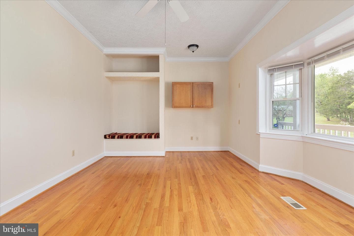1050 Almond Drive photo 24