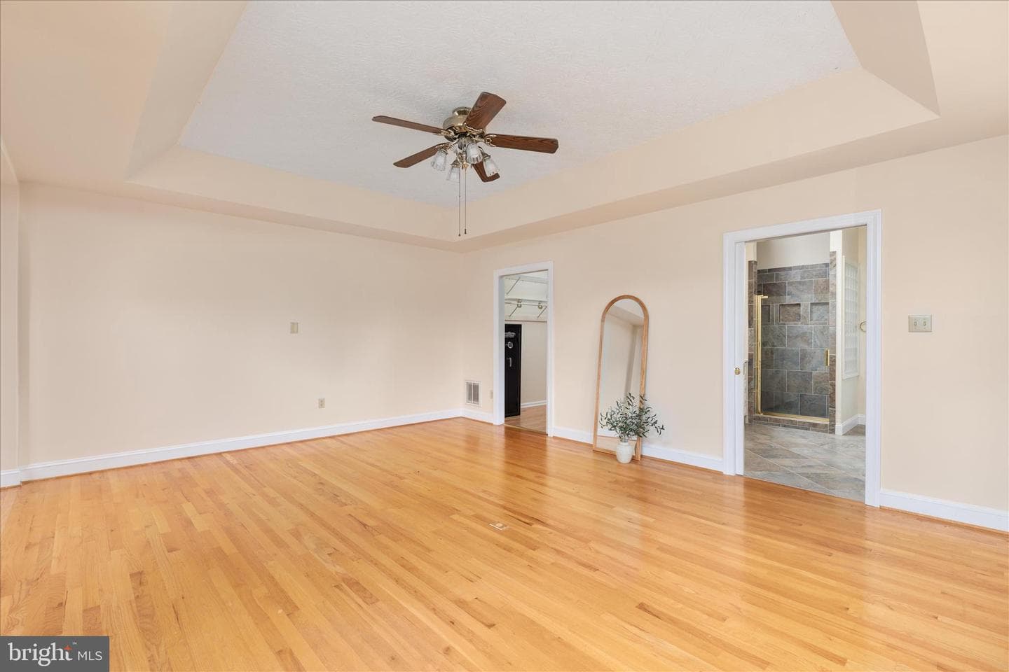 1050 Almond Drive photo 34