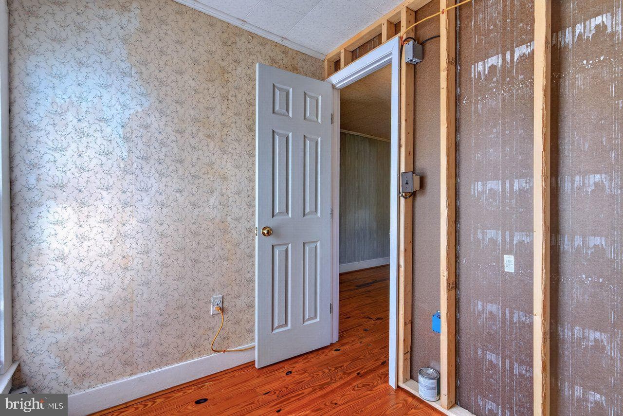 302 Woodland Avenue photo 36