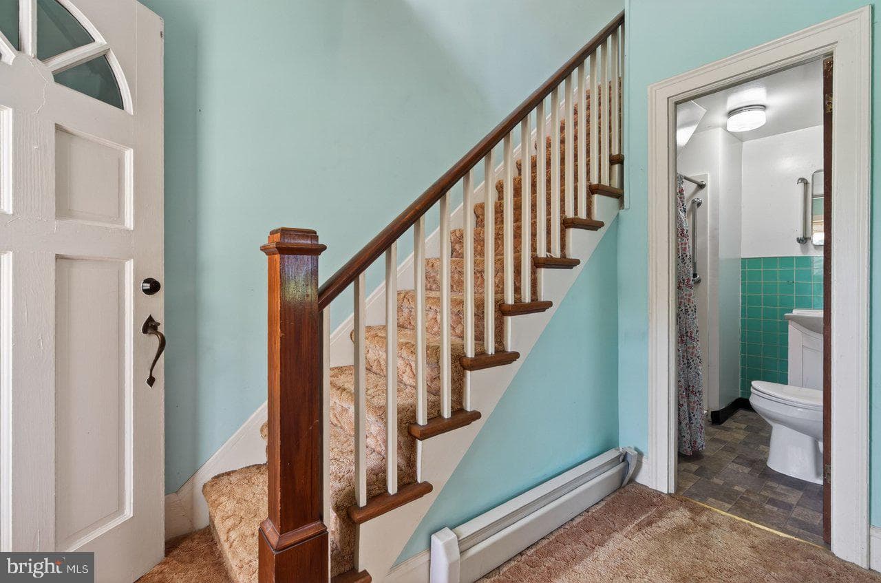 302 Woodland Avenue photo 5