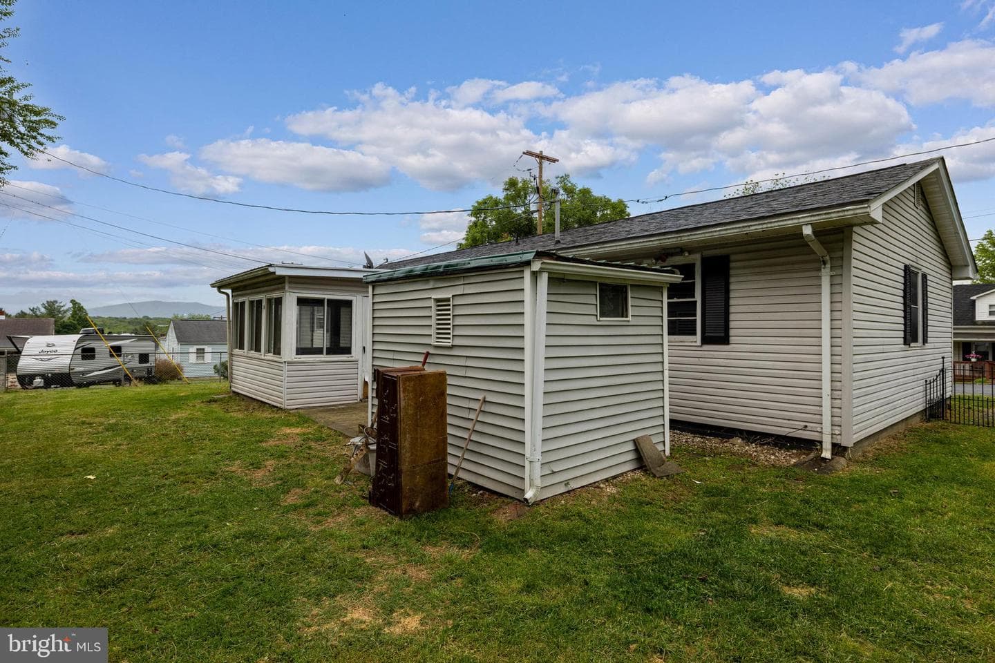 320 Willow Street, Luray
