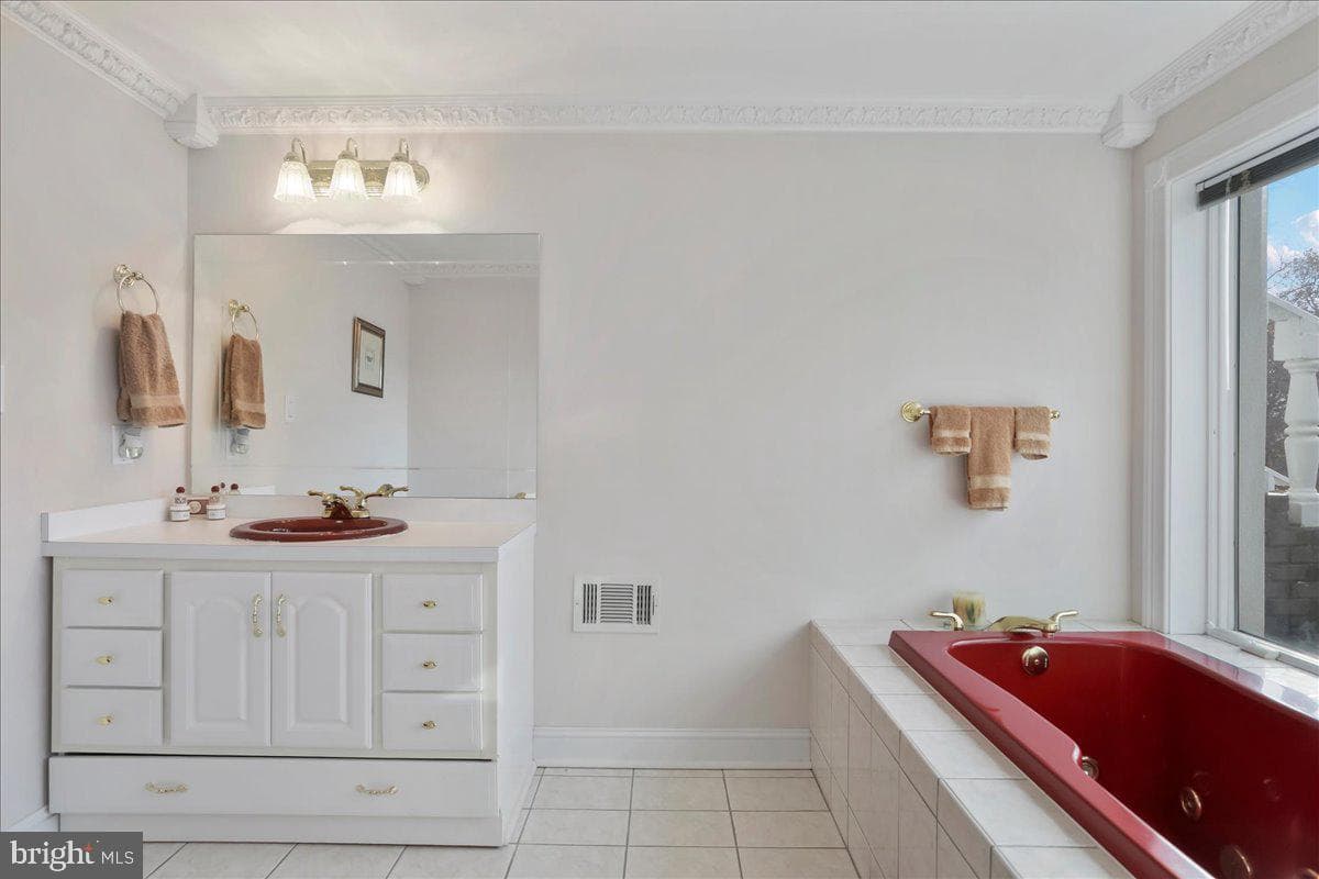 100 Cottage Drive photo 20