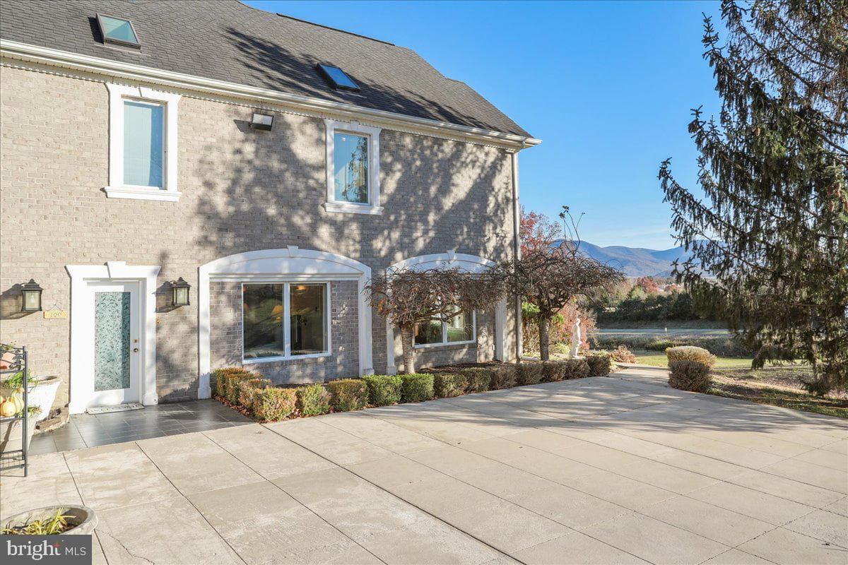 100 Cottage Drive photo 33