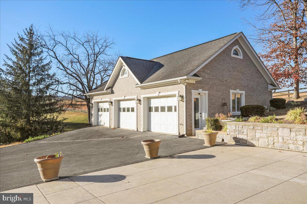 100 Cottage Drive photo 36